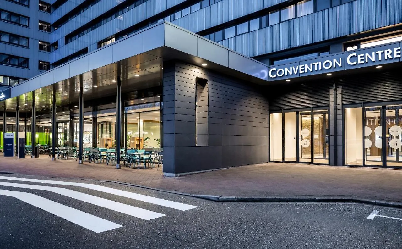 Novotel Amsterdam City 4*,